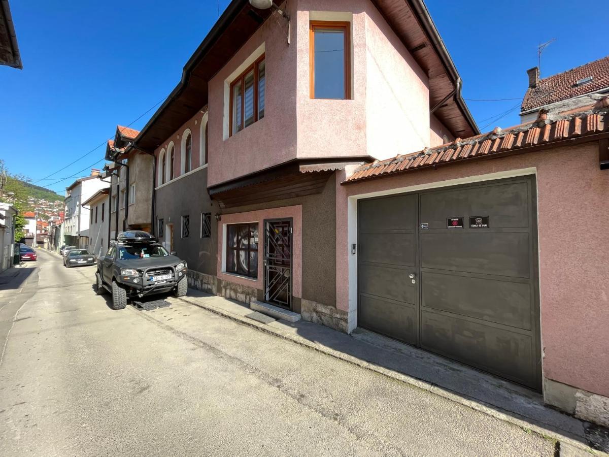 Apartments Music, Garden And Free Parking Sarajevo Bagian luar foto