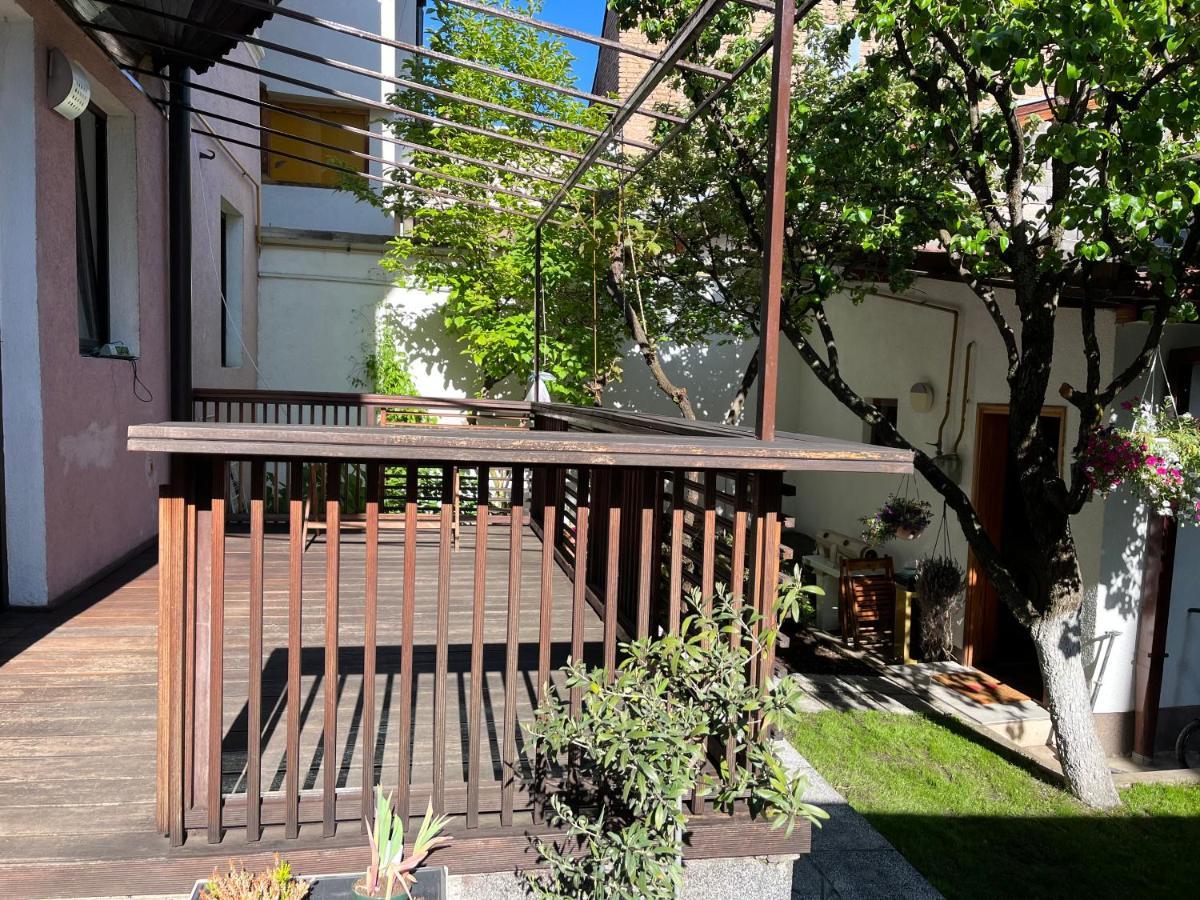 Apartments Music, Garden And Free Parking Sarajevo Bagian luar foto