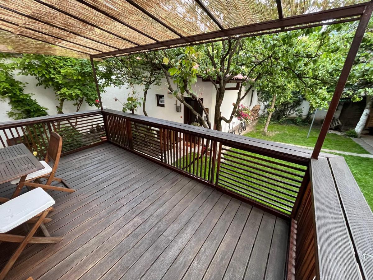 Apartments Music, Garden And Free Parking Sarajevo Bagian luar foto