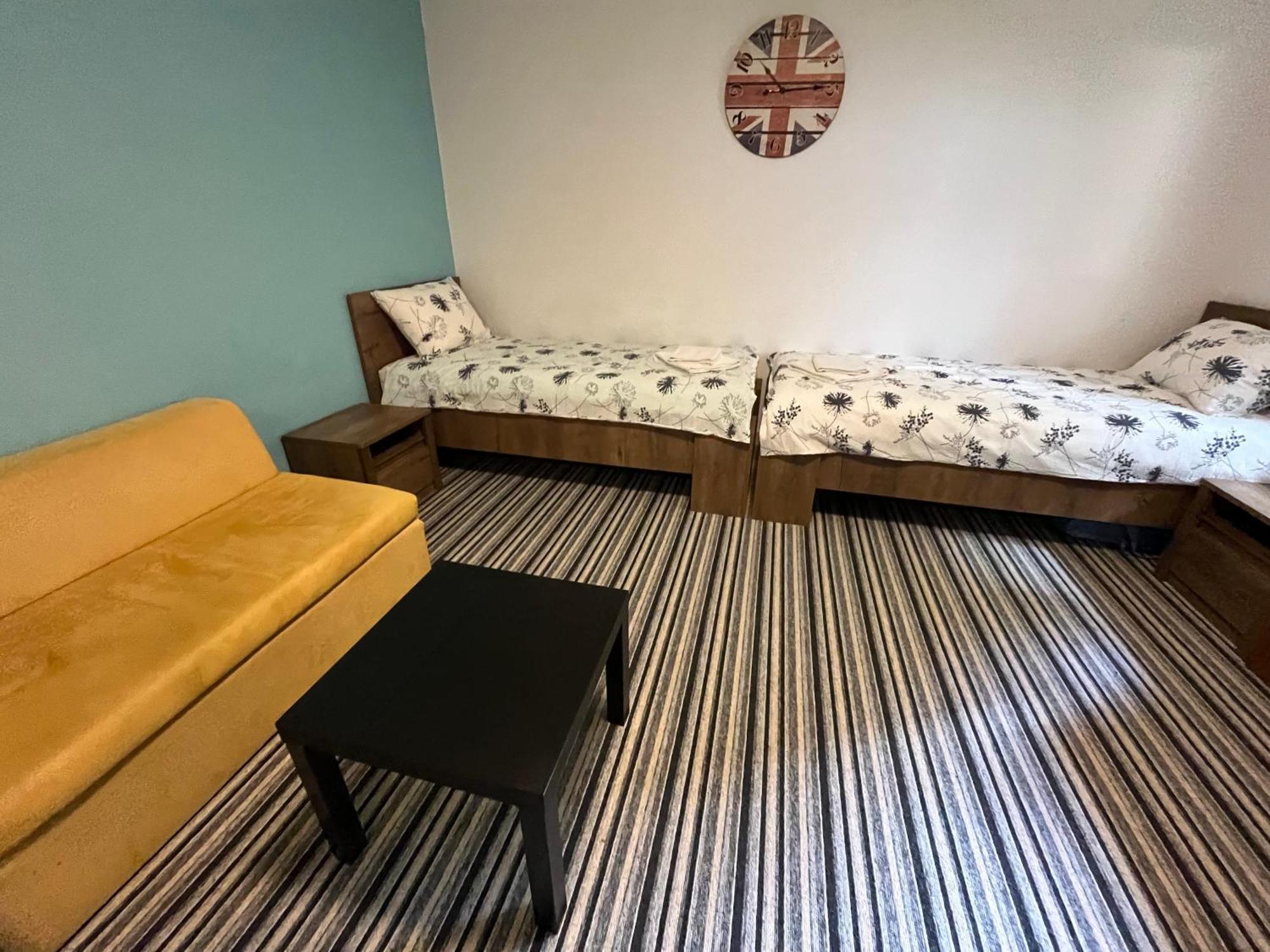 Apartments Music, Garden And Free Parking Sarajevo Bagian luar foto