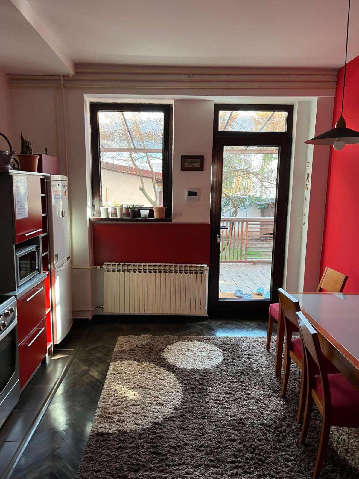 Apartments Music, Garden And Free Parking Sarajevo Bagian luar foto