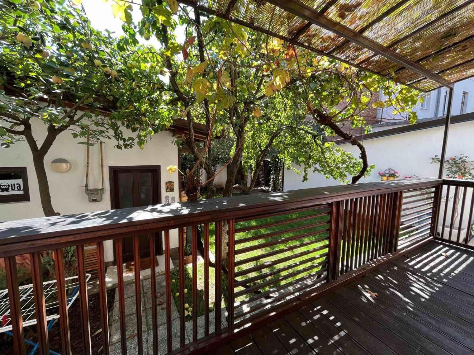 Apartments Music, Garden And Free Parking Sarajevo Bagian luar foto
