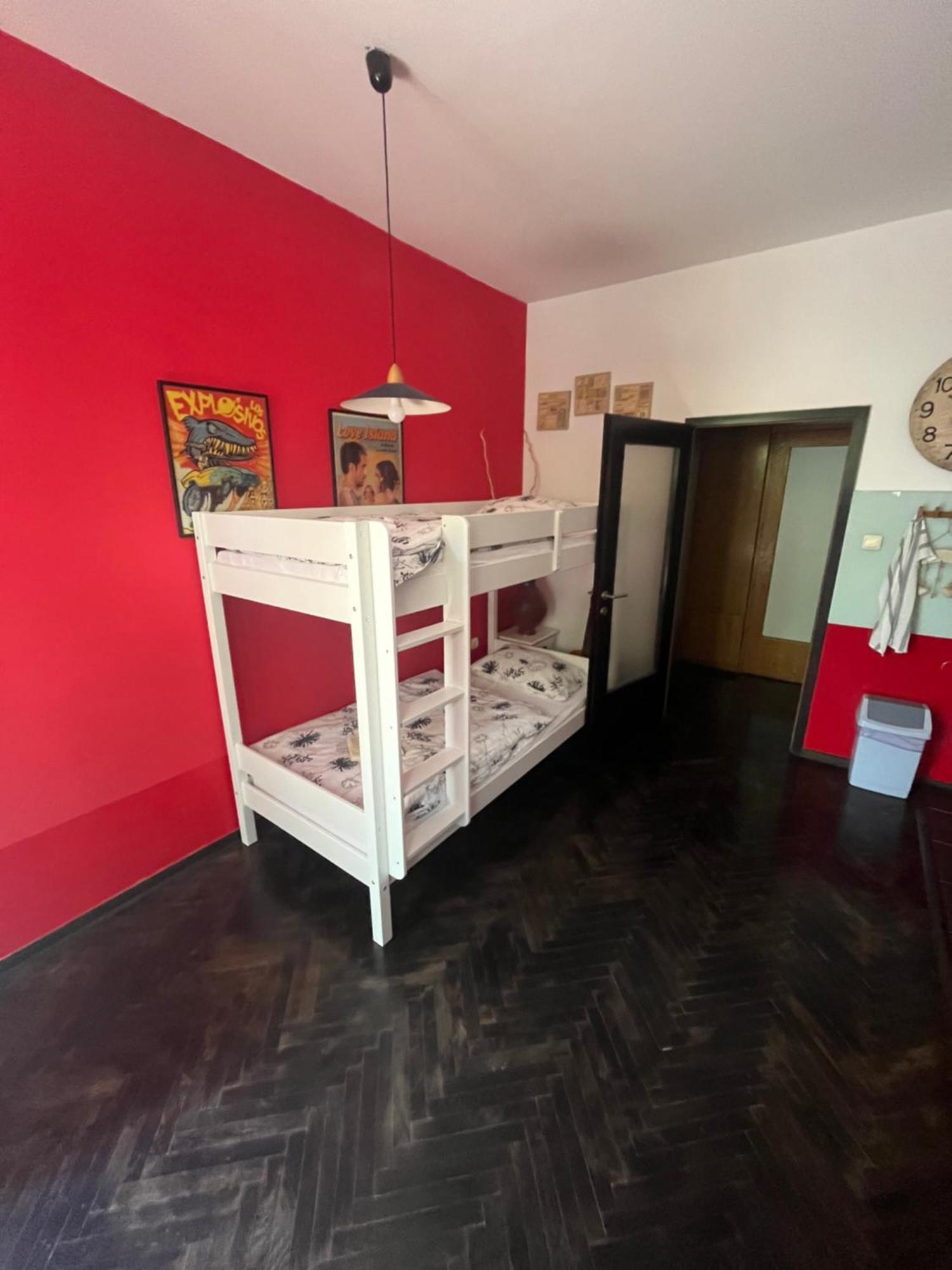 Apartments Music, Garden And Parking Sarajevo Bagian luar foto