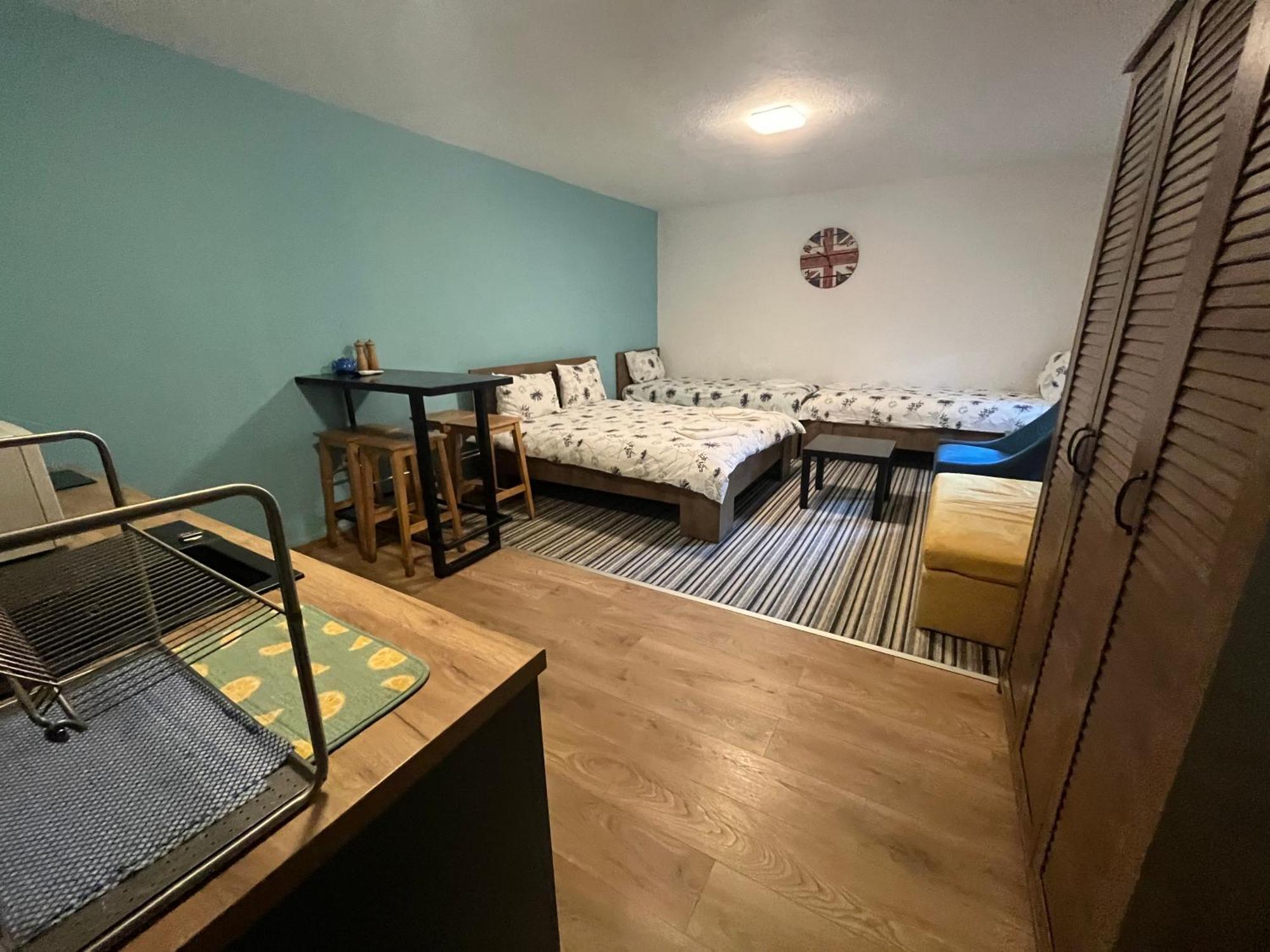 Apartments Music, Garden And Free Parking Sarajevo Bagian luar foto